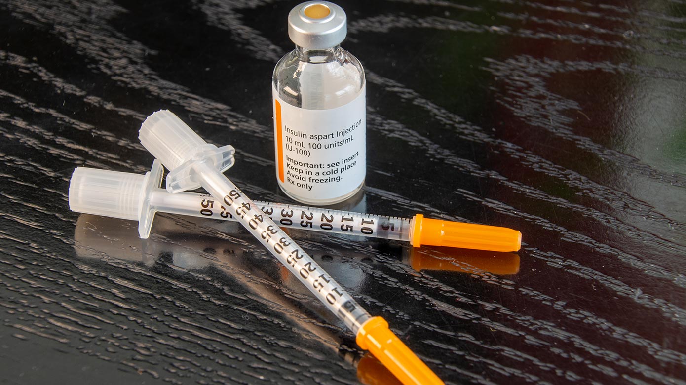 insulin vial and needles